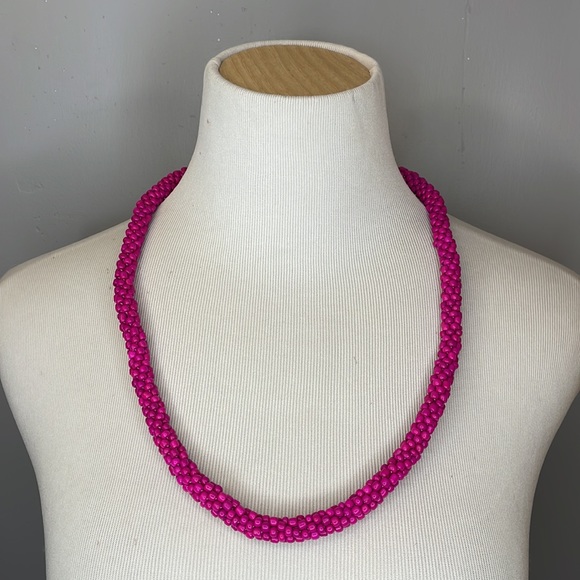 Fuchsia crocheted rope necklace - Picture 2 of 5